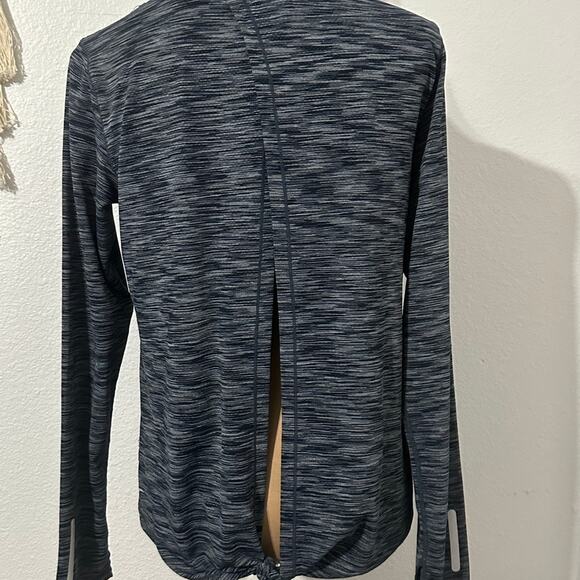 Zyia open back long sleeve - Picture 5 of 7